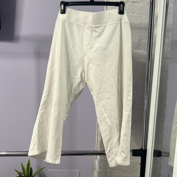 Comfy white capris pants - Picture 3 of 3